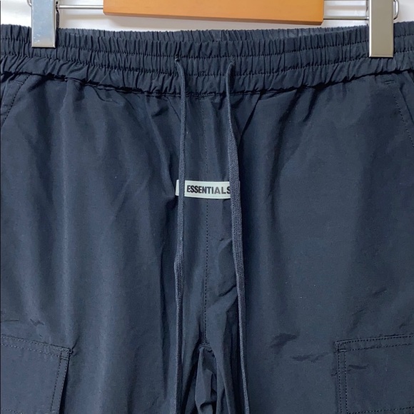 Essentials black nylon cargo pants 🥵 - Picture 2 of 10